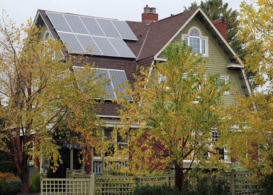 5000w 5500wの太陽電池パネルは大ぞろいのためのSolar Energyシステム家の使用を置いた