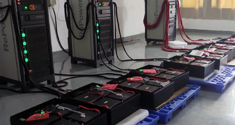 有効な8Kw 5kw 3Kwの雑種の太陽系のキットLiFePo4電池のタイプ
